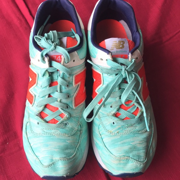 New Balance 574 Mint Green with orange detail - Picture 2 of 4